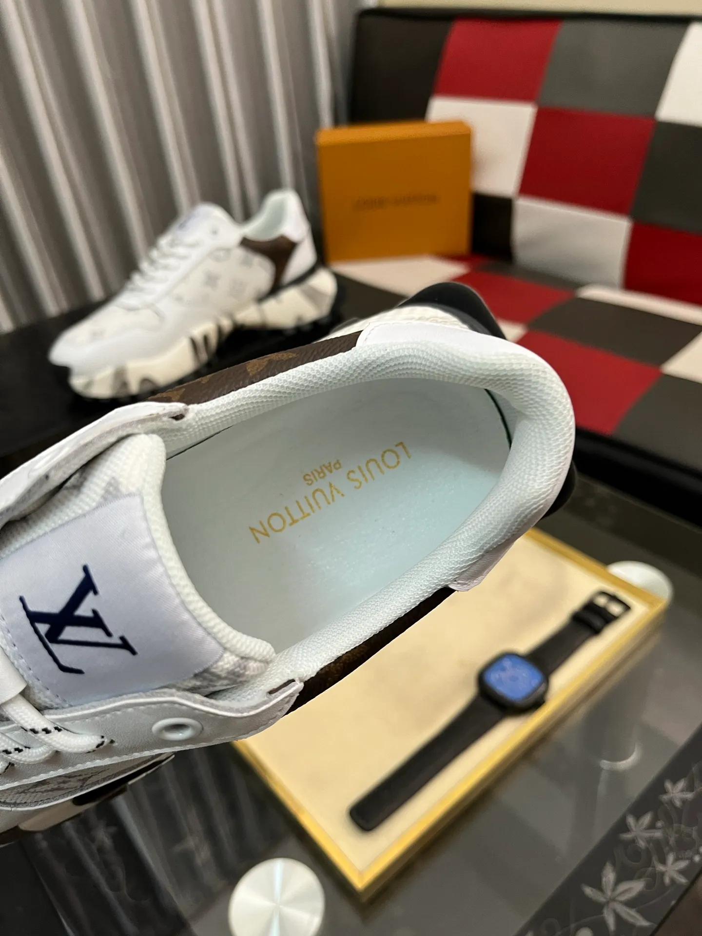Men's shoes 💰458⌚️⌚️《Louis vuitton/LV Louis Vuitton》original quality.~ Unique modern style sneakers. 🏃A must-have casual shoe for trendy men😍😍 Original brand imported from Italy, imported original leather, cowhide lining (refuses to discolor and grind feet) Sole: Original sole provided by the original factory, French lazy style design ⚠️Fit to the feet Original quality code number: 38-442️⃣Colors available